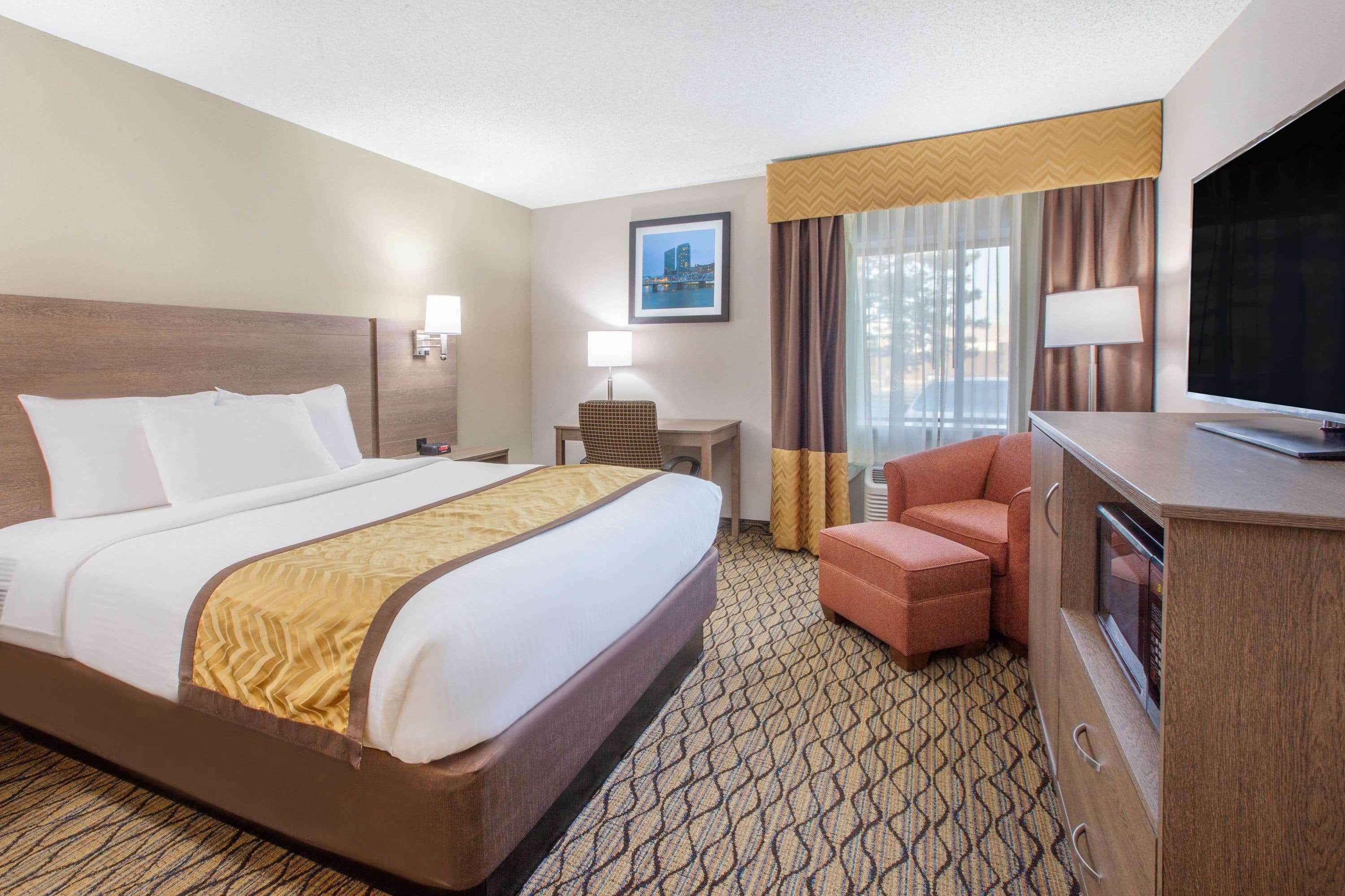 Baymont By Wyndham Grand Rapids Airport Hotel Cascade Exterior photo